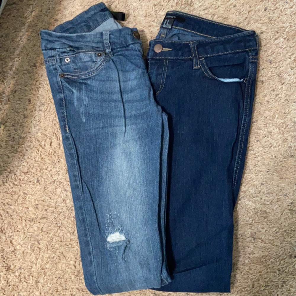 2 pairs Forever 21 skinny jeans